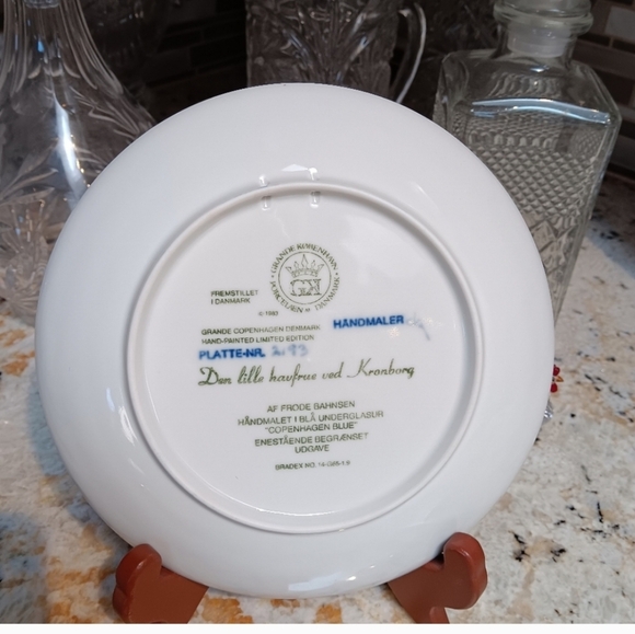 Julen 1983 Royal Copenhagen Denmark Porcelain Plate - Picture 2 of 2